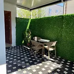 White Guest house Kamez