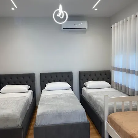 White Casa de hóspedes Kamez