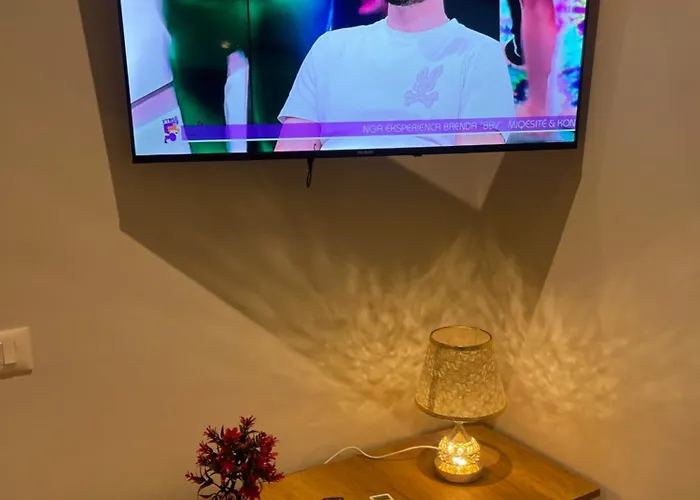 ゲストハウス White