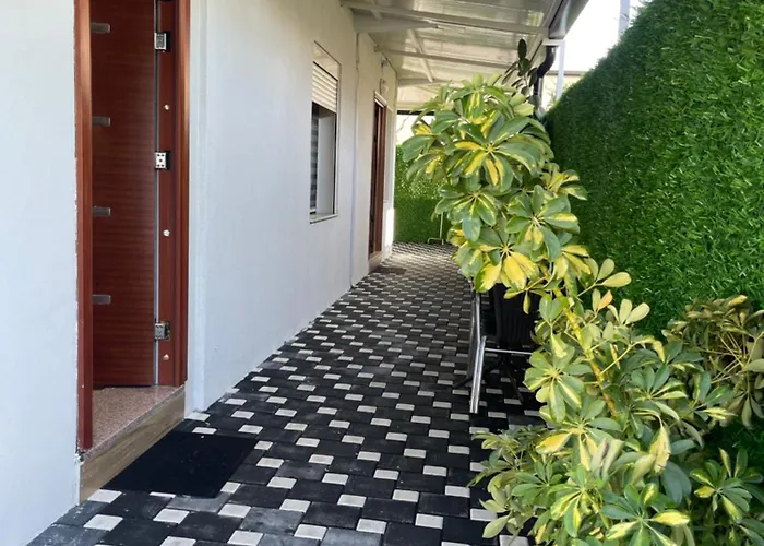 White ゲストハウス