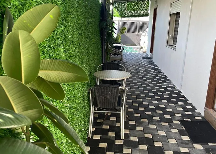 ゲストハウス White *