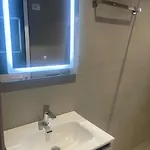 White Affittacamere Kamez