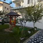 White Affittacamere Kamez